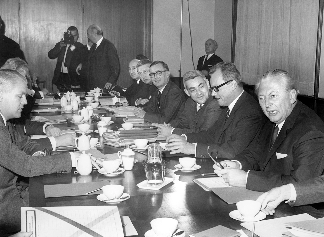 The Federal Cabinet 1967; picture-alliance/ dpa | Konrad Giehr
