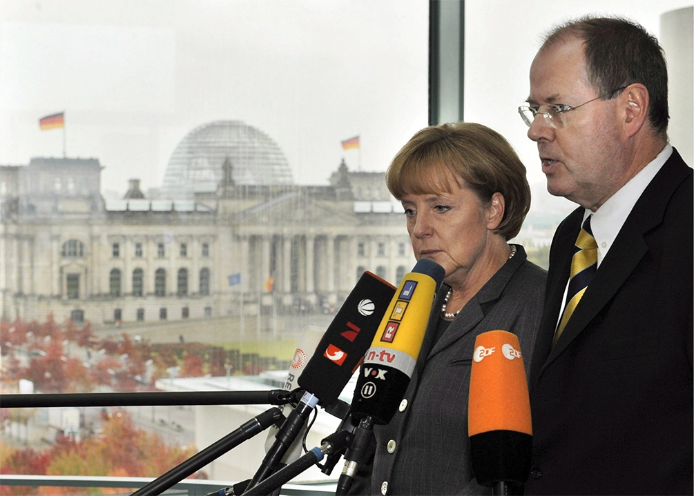 Bundeskanzlerin Angela Merkel und Finanzminister Peer Steinbrück, Picture-Alliance/ dpa | Rainer_Jensen_/_Pool