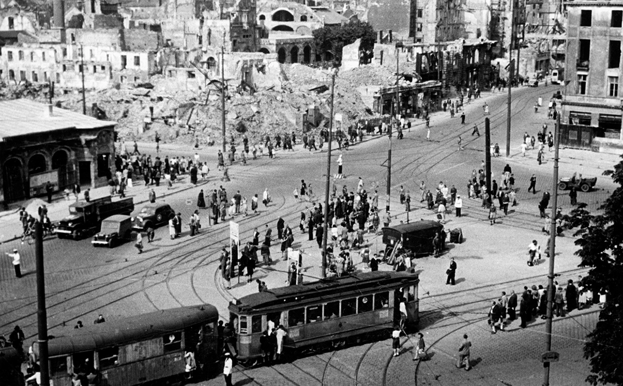 Karlsplatz in Munich in 1949, showing the lingering war destruction, SZ Photo/Süddeutsche Zeitung Photo