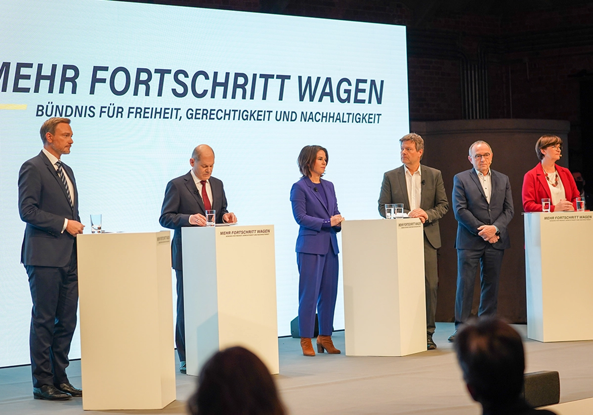 From left to right: Christian Lindner (FDP), Olaf Scholz (SPD), Annalena Baerbock (B90/Die Grünen), Robert Habeck (B90/Die Grünen), Norbert Walter-Borjans (SPD), Saskia Esken (SPD). | picture alliance