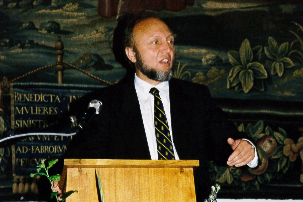 Hans-Werner Sinn behind the podium