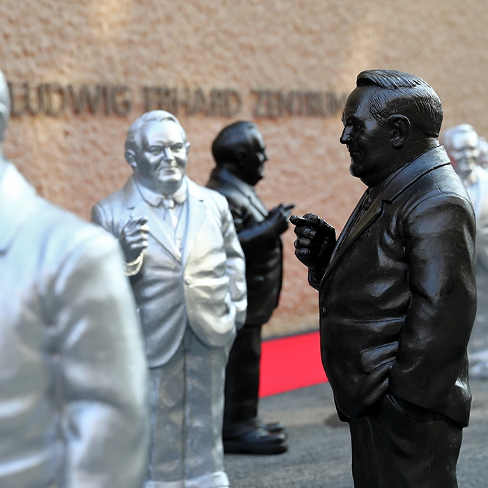 Erhard statues in Fürth | picture alliance / Daniel Karmann/dpa | Daniel Karmann